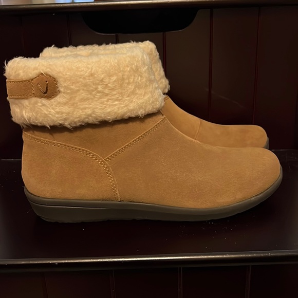 Vionic | Shoes | Vionic Ruth Suede Boot 